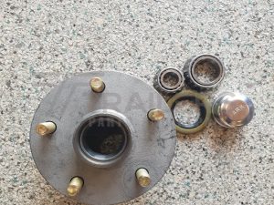 Galvanised 5 1/2" Lazy Hub, HT Holden Stud Pattern with Holden Bearings